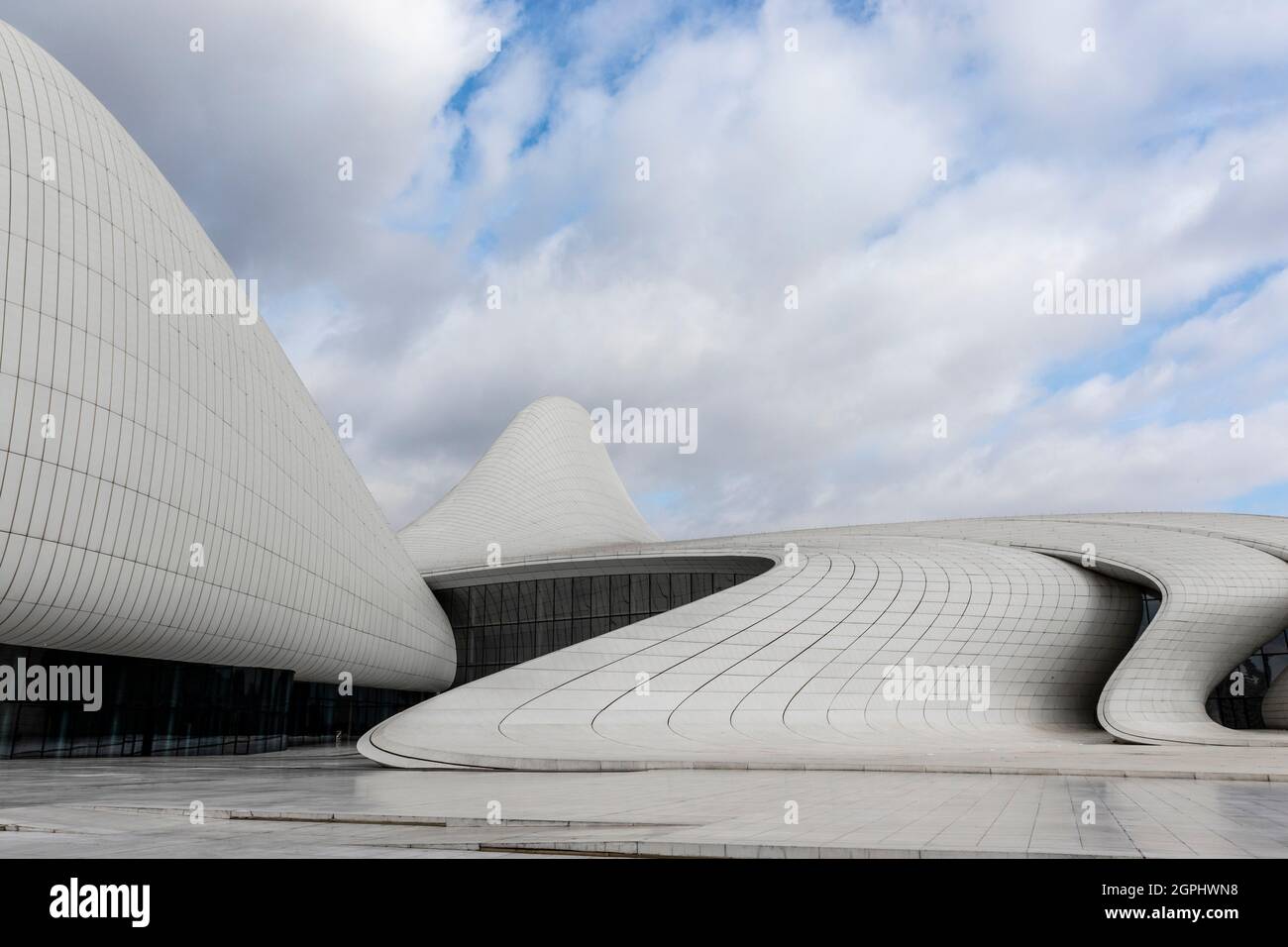 Fassade des Heydar Aliyev Center (Zaha Hadid Architects) in Baku, Azerbeijan Stockfoto