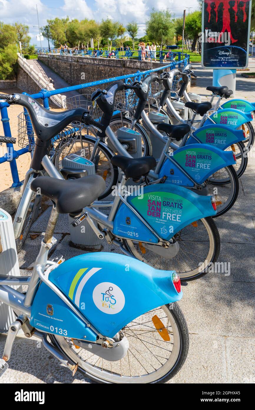 Fahrräder zur Miete auf Paseo Maritimo de Santander in Kantabrien, Spanien Stockfoto