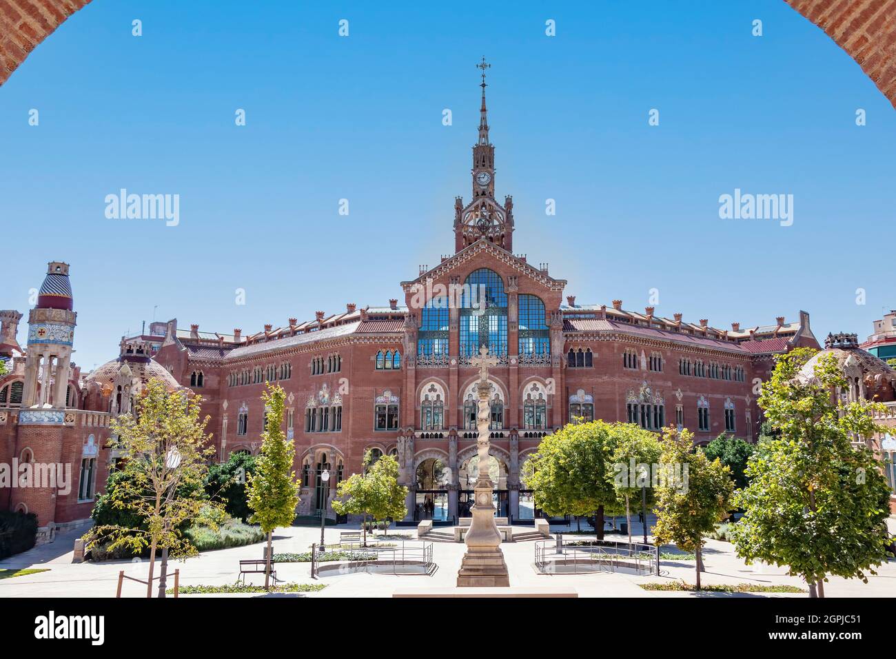 Krankenhaus des Heiligen Kreuzes und des Heiligen Paulus (de la Santa Creu i Sant Pau) in Barcelona, Spanien Stockfoto