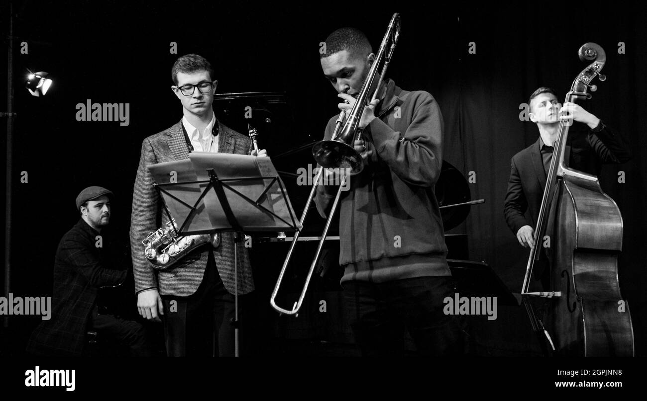 Elliott Sansom, Sean Payne, Daniel Higham, James Owston - Herts Jazz - Probe - Clark Tracey Sextet - Tribute to Miles Davis - The Maltings Theatre Stockfoto