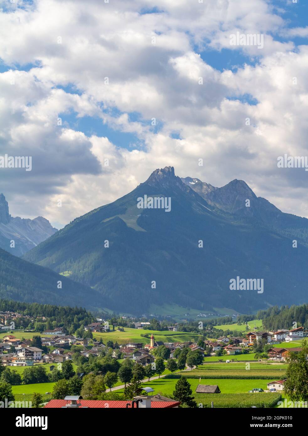 Eindruck rund um das Stubaital in Tirol, einem Ortsteil in Österreich Stockfoto