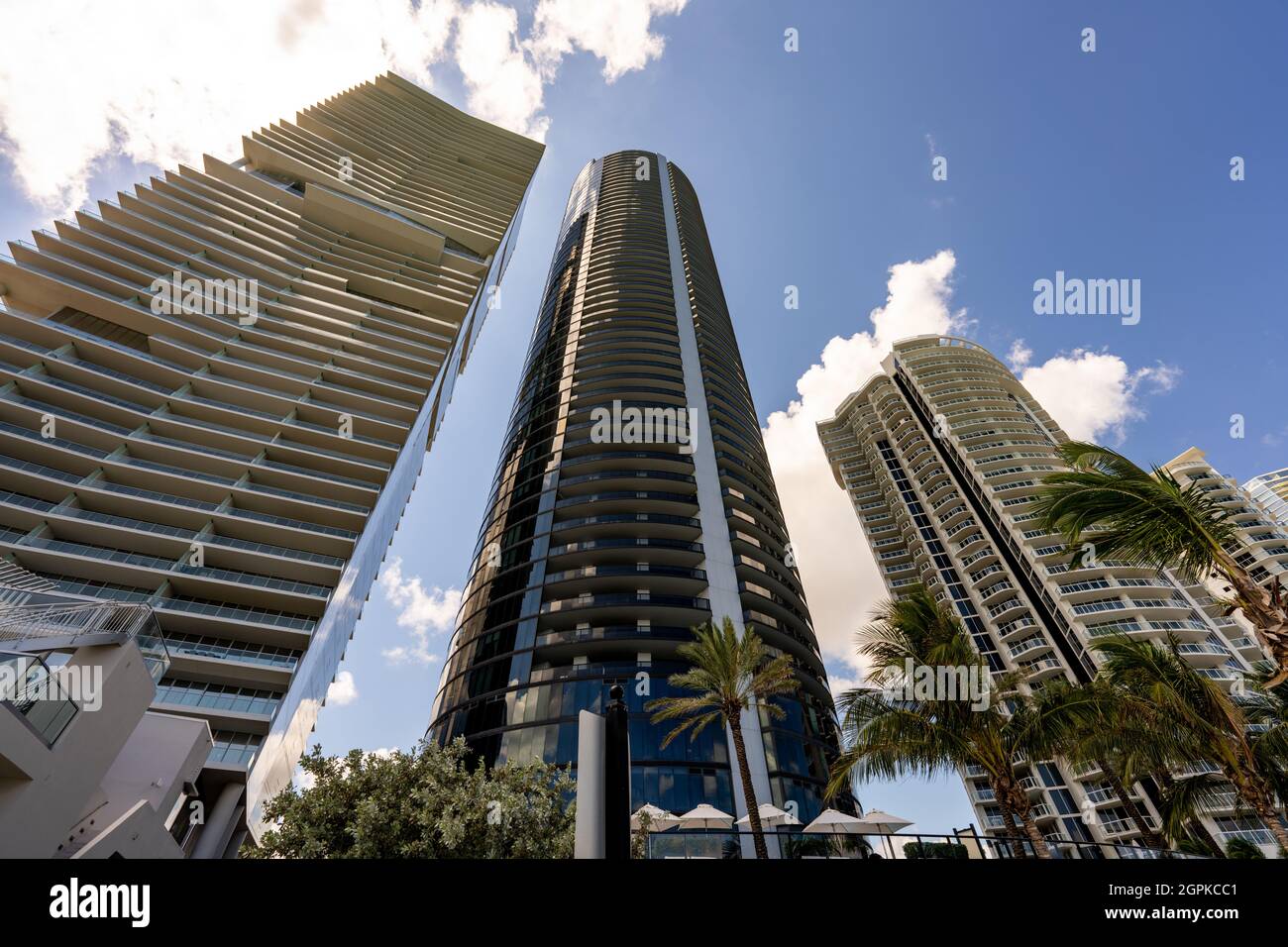 Sunny Isles Beach, FL, USA - 26. September 2021: Moderne Ferienwohnungen in Sunny Isles Beach FL Stockfoto