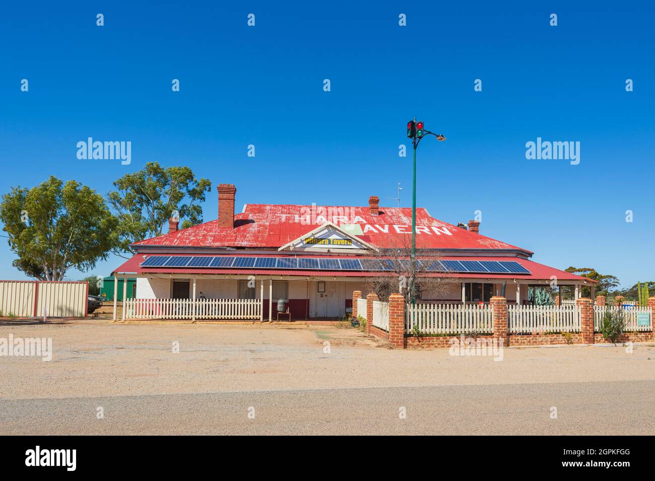 Blick auf die alte ländliche Kneipe Pithara Tavern, in der kleinen ländlichen Stadt Pithara, Western Australia, Australien Stockfoto