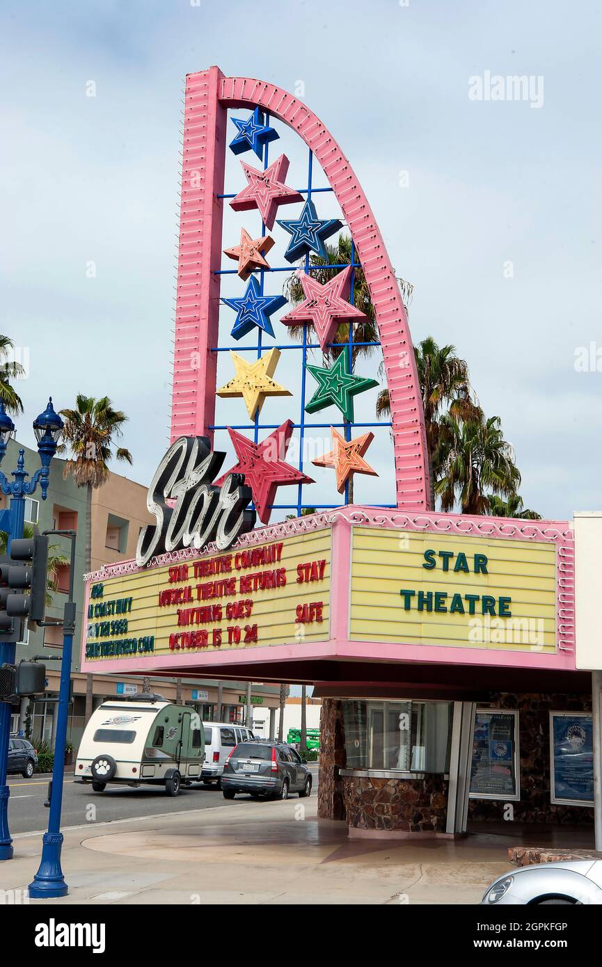 Festzelt und Schild im Vintage Star Theatre in Oceanside, Kalifornien Stockfoto