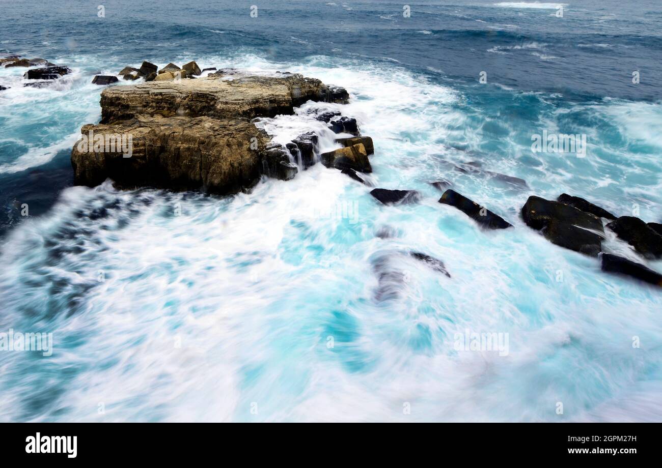 Dramatische Meereslandschaft der Insel Ortygia in Syrakus, Sizilien, Italien. Stockfoto