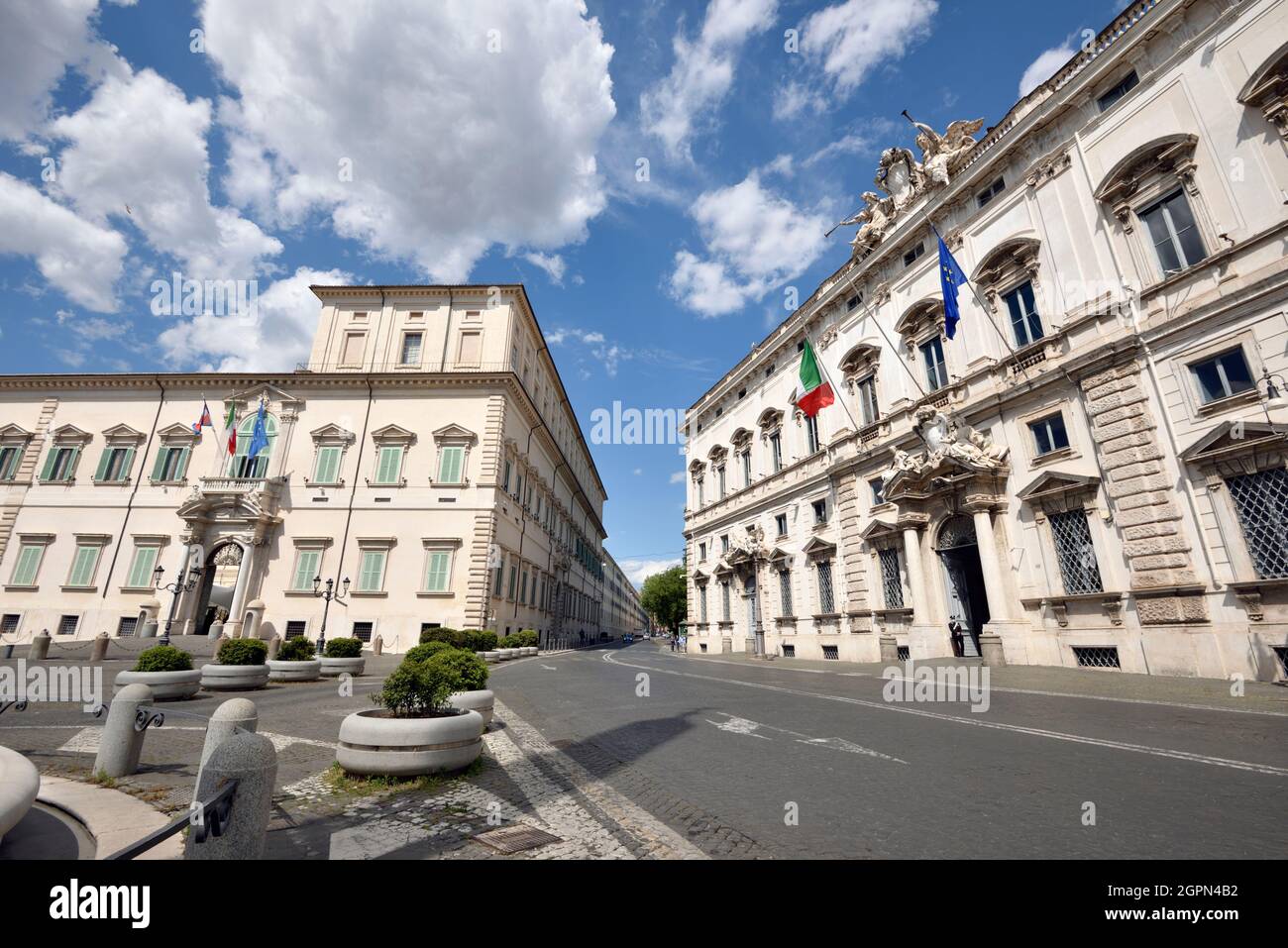 Italien, Rom, Piazza del Quirinale, Palazzo del Quirinale und Palazzo della Consulta (Corte Costituzionale, Verfassungsgericht) Stockfoto