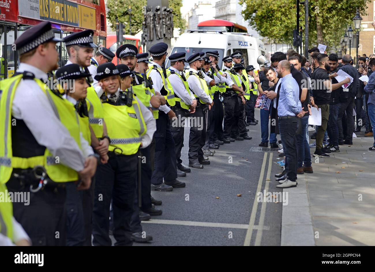 London, England, Großbritannien. Metropolitan Police bot im Dienst bei einer Demonstration in Whitehall, 2021 Stockfoto