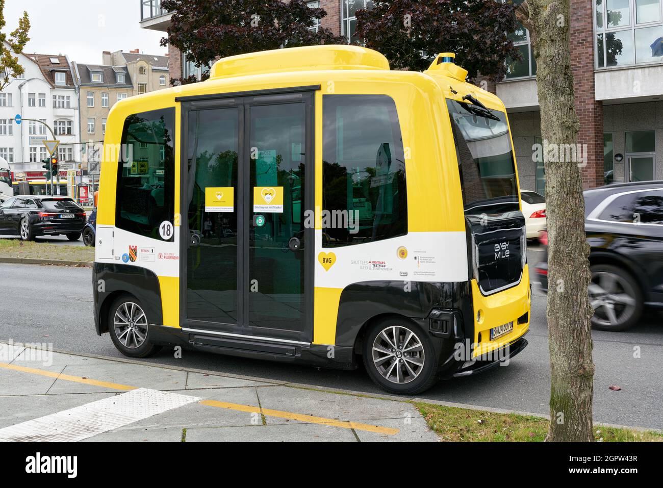 Selbstfahrender autonomer Bus als Projekt der BVG (Berliner Verkehrsbetriebe) in der Testphase im Berliner Stadtteil Tegel Stockfoto
