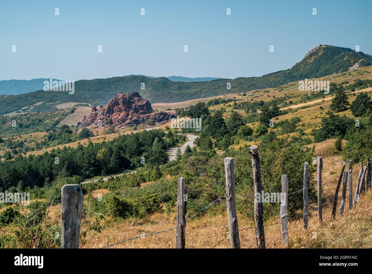 San Zanobi Stein - Sasso di San Zanobi - Ophiolithen Gesteinsformation in der Gemeinde Firenzuola, Toskana, Italien Stockfoto