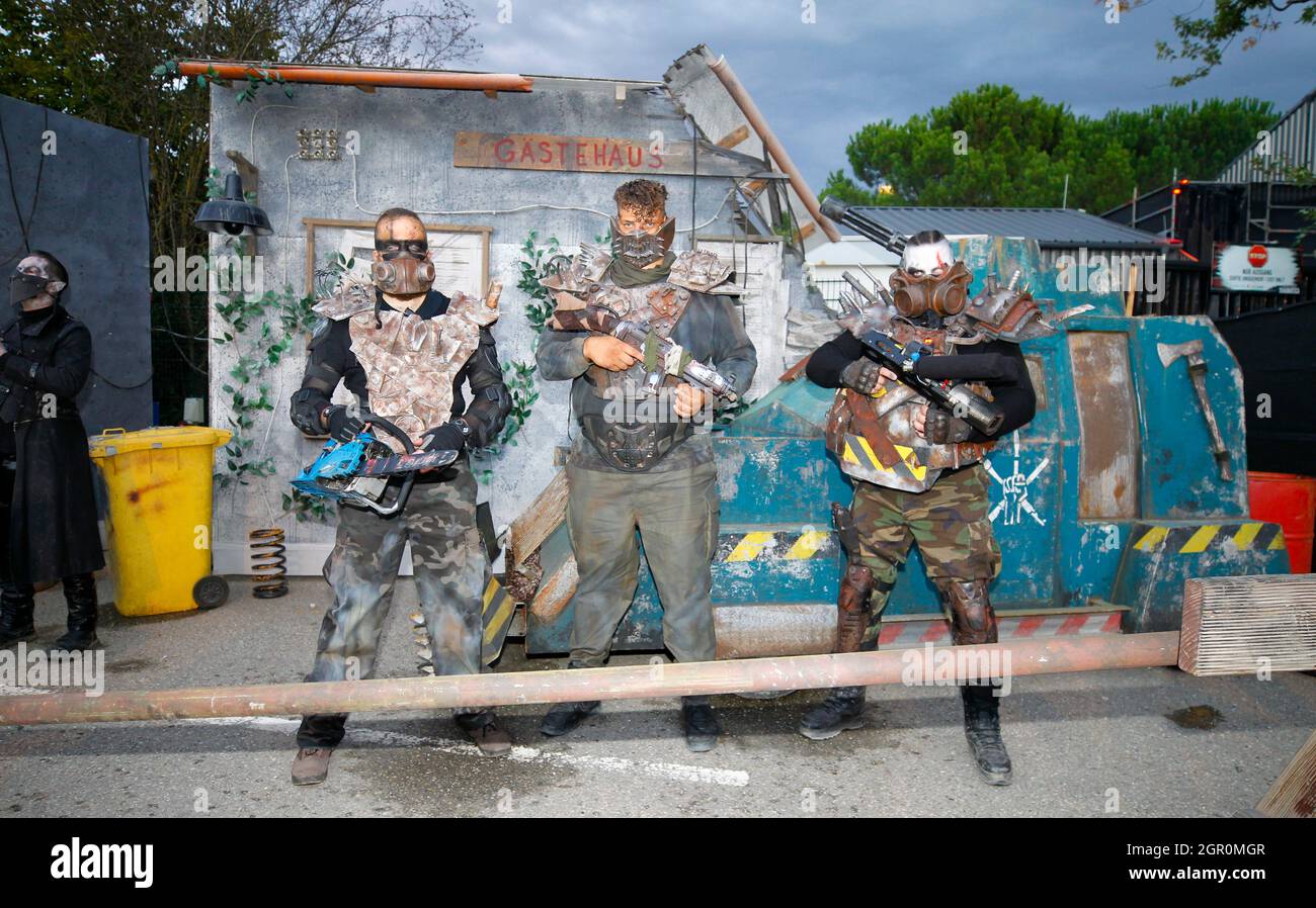 Rust, Deutschland. September 2021. Rust, Deutschland - 29. September 2021: Europa-Park, Horror Nights - Traumatica mit Werewolfs, Ghouls und Dämonen. Scary Monster Show, Halloween, Horror, grimmig, Bluebanana Unterhaltung, Kredit: dpa/Alamy Live Nachrichten Stockfoto