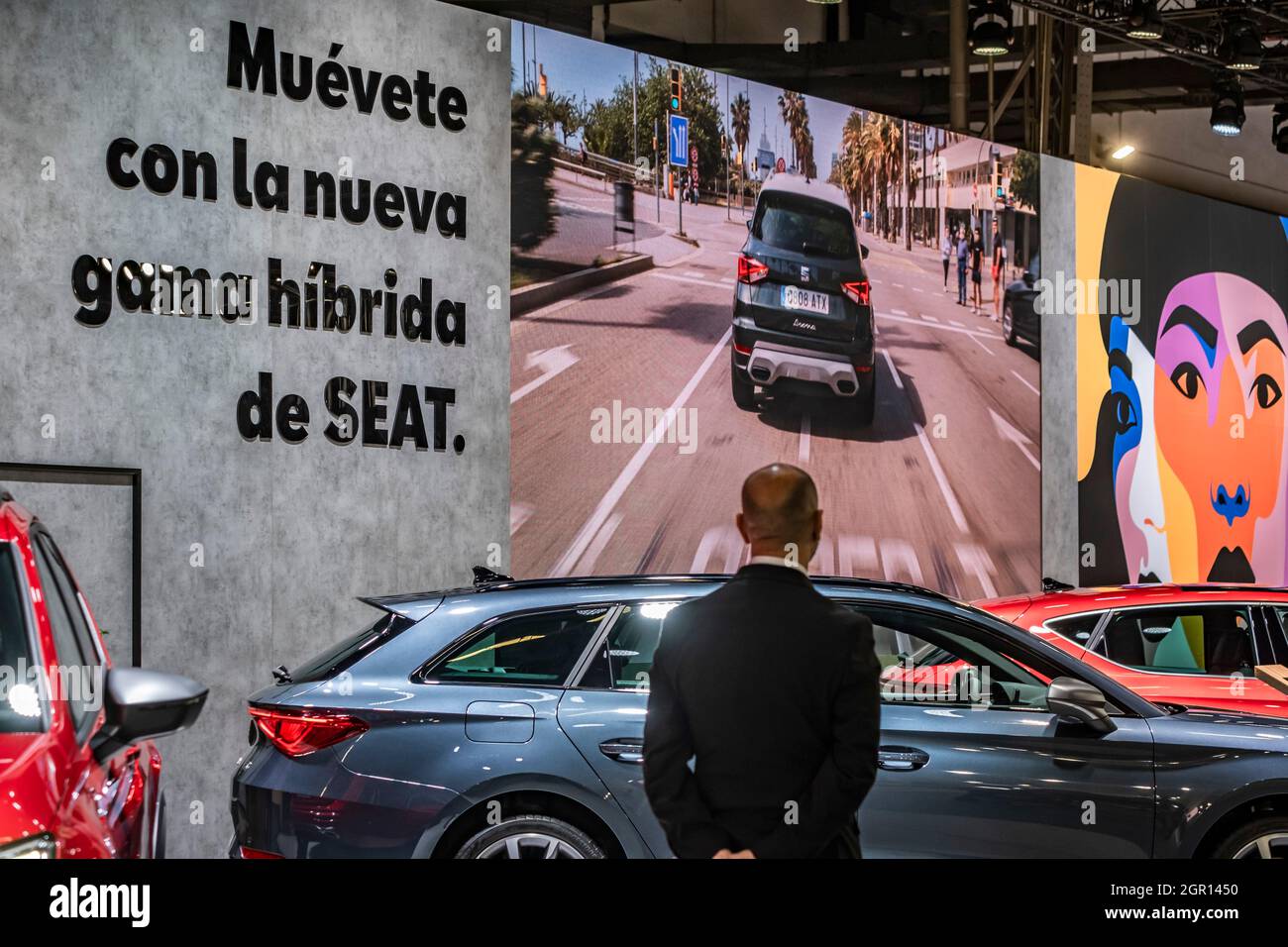 Der Stand des Automobilherstellers Seat auf dem Salon del Automobile Barcelona 2021 gesehen.nach zwei Jahren der Aussetzung aufgrund der Covid-19-Pandemie öffnet der Wettbewerb Automobile Barcelona 2021 vom 2. Bis 10. Oktober seine Pforten auf dem Messegelände Fira de Barcelona Montjüic. (Foto von Paco Freire / SOPA Images/Sipa USA) Stockfoto