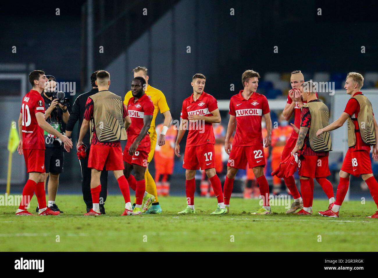 Spartak Mosca feiert am 30. September 2021 im Diego Armando Maradona Stadium in Neapel, Süditalien, den Sieg des Metch während des ersten UEFA Europa League-Fußballspiels der Gruppe C zwischen SSC Napoli und Spartak Mosca. Stockfoto