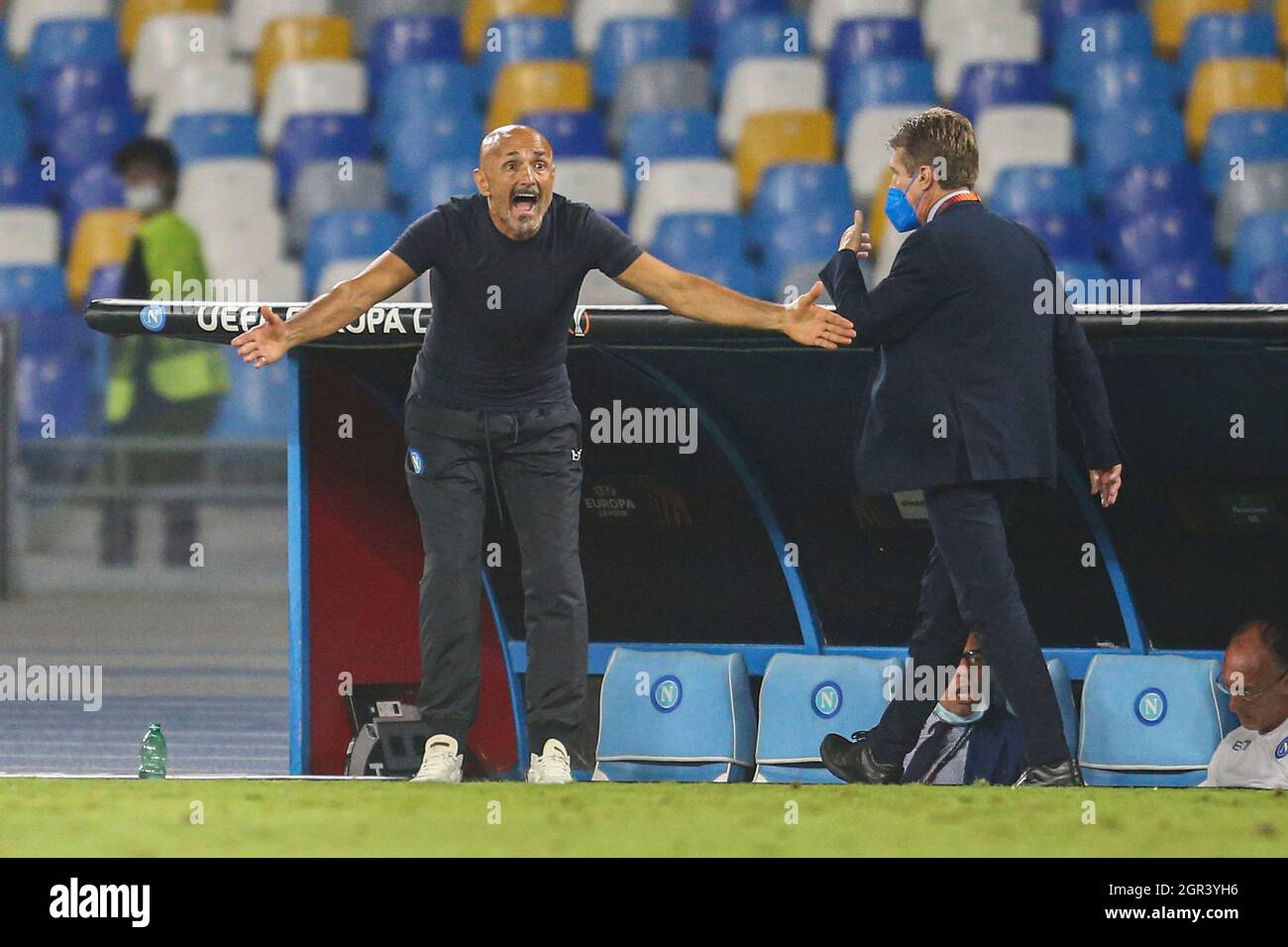 Der italienische Trainer Luciano Spalletti des SSC Napoli gesticuliert am 30. September 2021 während des UEFA Europa League First Round Day Three Group C Fußballspiels zwischen SSC Napoli und Spartak Mosca im Diego Armando Maradona Stadium in Neapel, Süditalien. Stockfoto