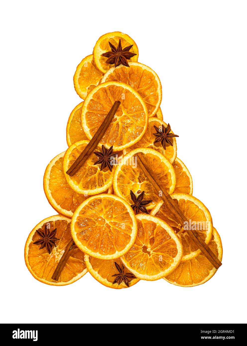 Weihnachtsbaum aus trockenen Orangen-Scheiben und Zimt Stockfoto