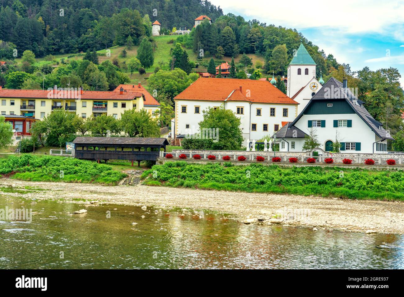 Wunderschöne Stadt Lasco in Slowenien mit dem Spica-Ufer. Stockfoto