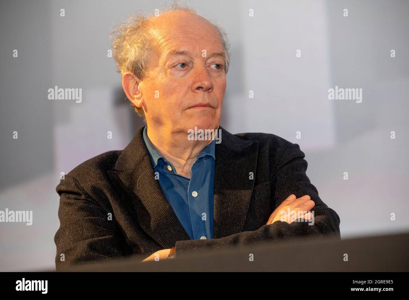 Regisseur Luc Dardenne im Kino Palace in Brüssel, F, abgebildet bei der Präsentation einer Ausstellung, die dem verstorbenen französischen Schauspieler Louis de Funes gewidmet ist Stockfoto