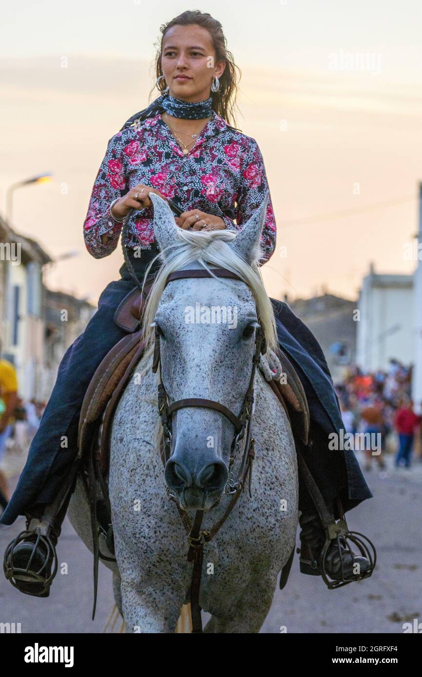 Frankreich, Gard, St Gilles du Gard, Bandido von 83 Bullen mit den Cowboys der Aubanel Ranch Stockfoto