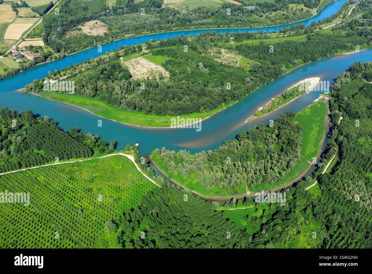 Frankreich, Isere, Les Avenieres, Iles des Sables, Lone de l'Ilon im Vordergrund, die alte Rhone, der Rhonenkanal und das Departement Ain im Hintergrund (Luftaufnahme) Stockfoto