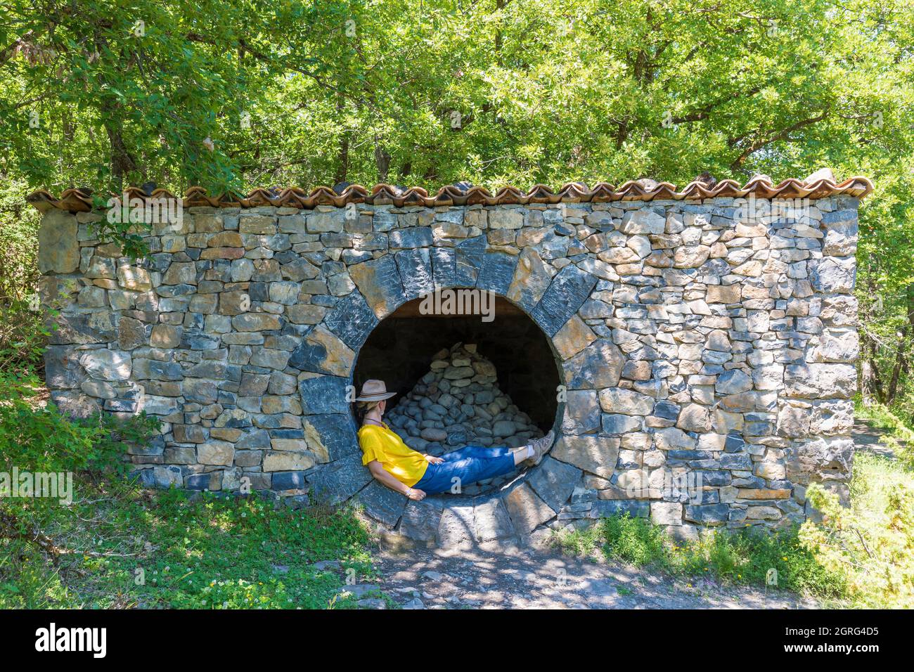 Frankreich, Alpes de Haute Provence, geologisches Naturschutzgebiet der Haute Provence, Digne les Bains, Thermalbäder im Refuge d'Art, Kunstwerke des Landkunstkünstlers Andy Goldsworthy Stockfoto