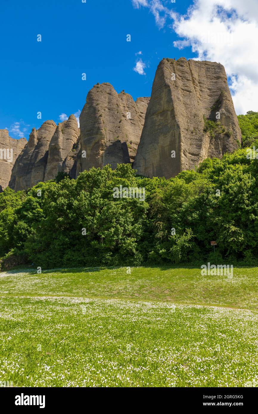 Frankreich, Alpes de Haute Provence, Les Mees, Felsen der Büßer Stockfoto