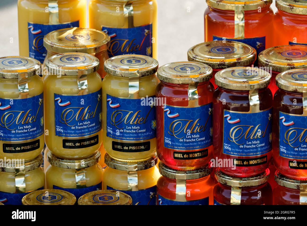 Frankreich, Doubs, Dampierre les Bois, Abendmarkt, lokale Handwerker und Produzenten, Imker Eric Mange in Berche Stockfoto