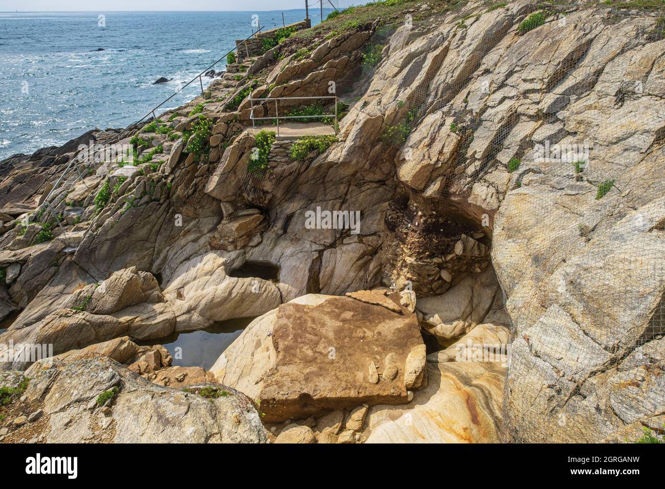 Frankreich, Finistere, Plouhinec, prähistorische Stätte von Menez Dregan, Ausgrabungen der Menez Dregan Meereshöhle (Unterpaläolithikum) Stockfoto
