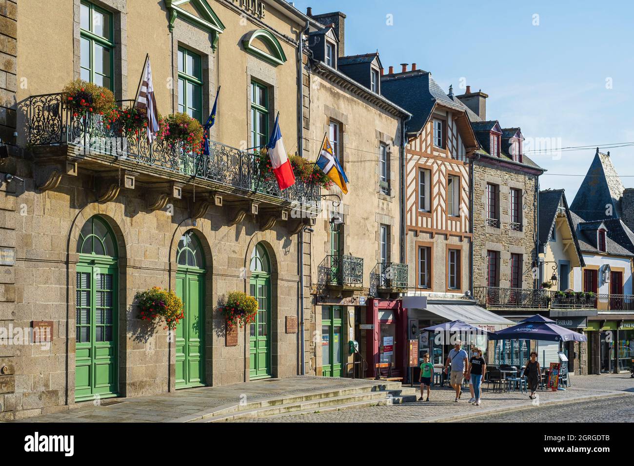 Frankreich, Ille-et-Vilaine, Dol-de-Bretagne, Zwischenstopport entlang des Wanderweges GR 34 oder Zollweges, dem Rathaus Stockfoto