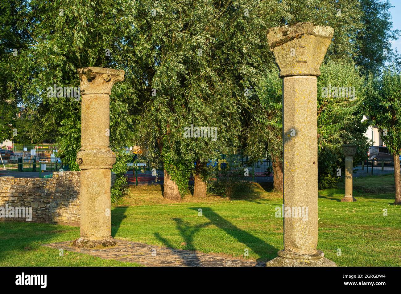 Frankreich, Ille-et-Vilaine, Dol-de-Bretagne, Stopover-Stadt entlang des GR 34-Wanderweges oder Zollweges, öffentlicher Garten Stockfoto