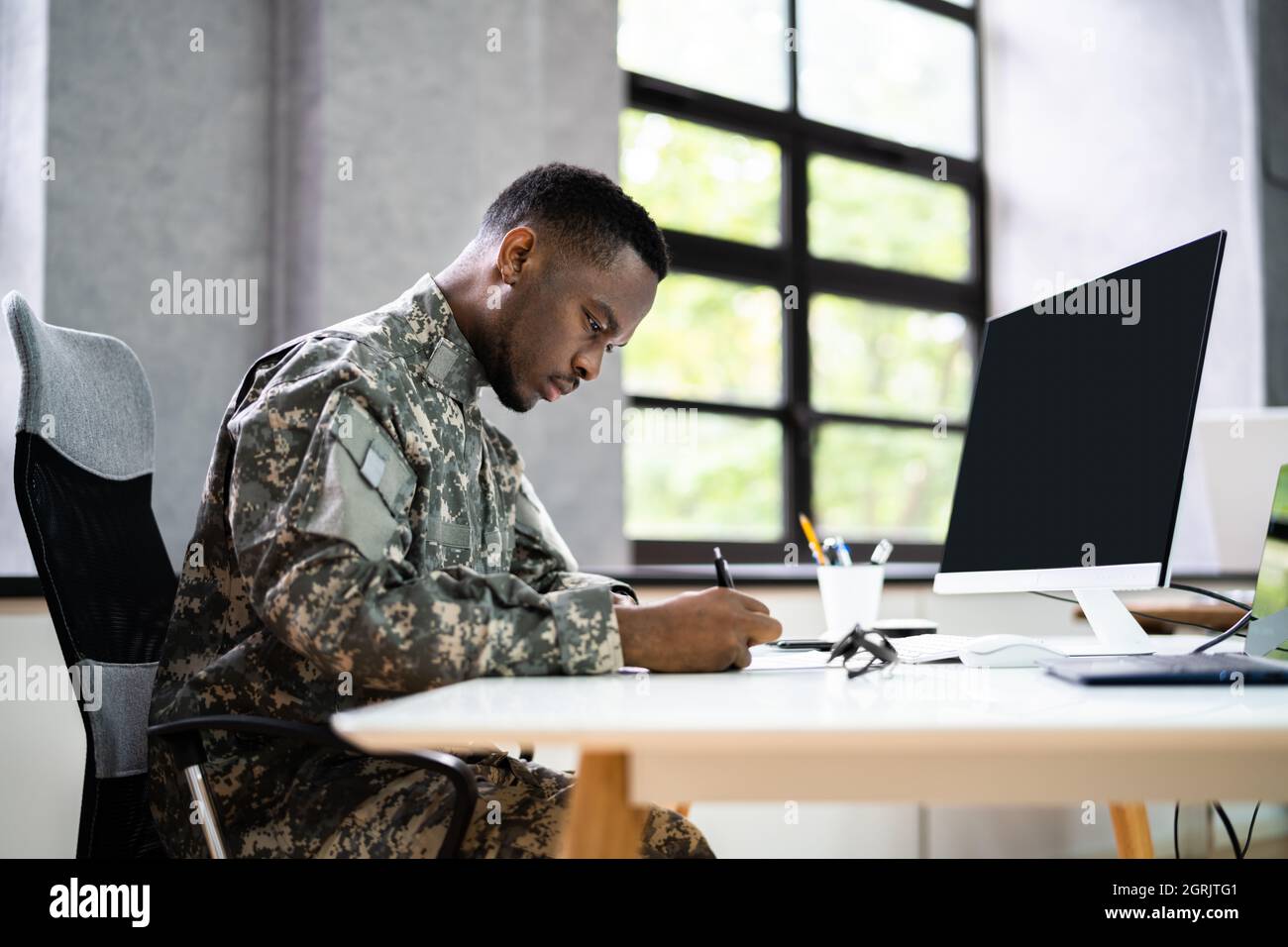 Veteran African Man Person Bildung. Soldat Der Armee Stockfoto