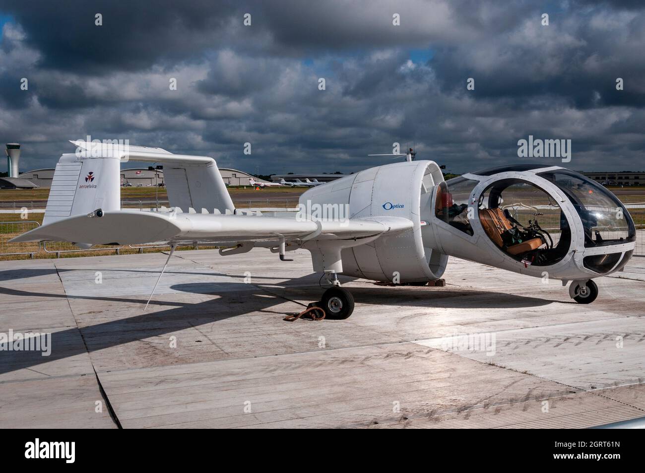 AeroElvira, Edgley EA-7 Optica, ein leichtes Flugzeug, das für langsame Beobachtungsarbeiten entwickelt wurde, als kostengünstige Alternative zu Hubschraubern. Farnborough 2014 Stockfoto