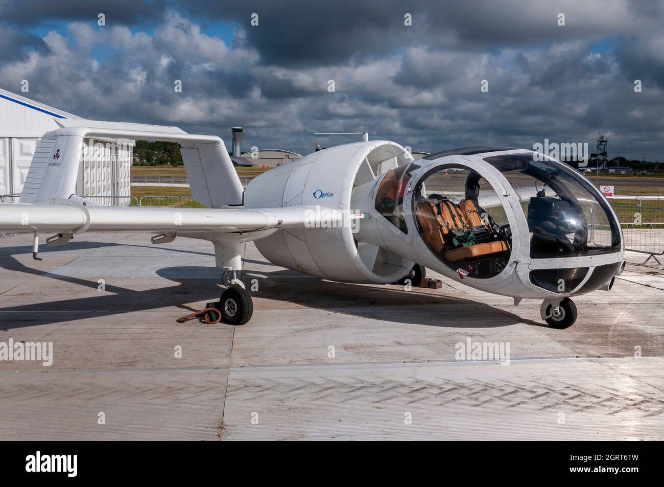 AeroElvira, Edgley EA-7 Optica, ein leichtes Flugzeug, das für langsame Beobachtungsarbeiten entwickelt wurde, als kostengünstige Alternative zu Hubschraubern. Farnborough 2014 Stockfoto