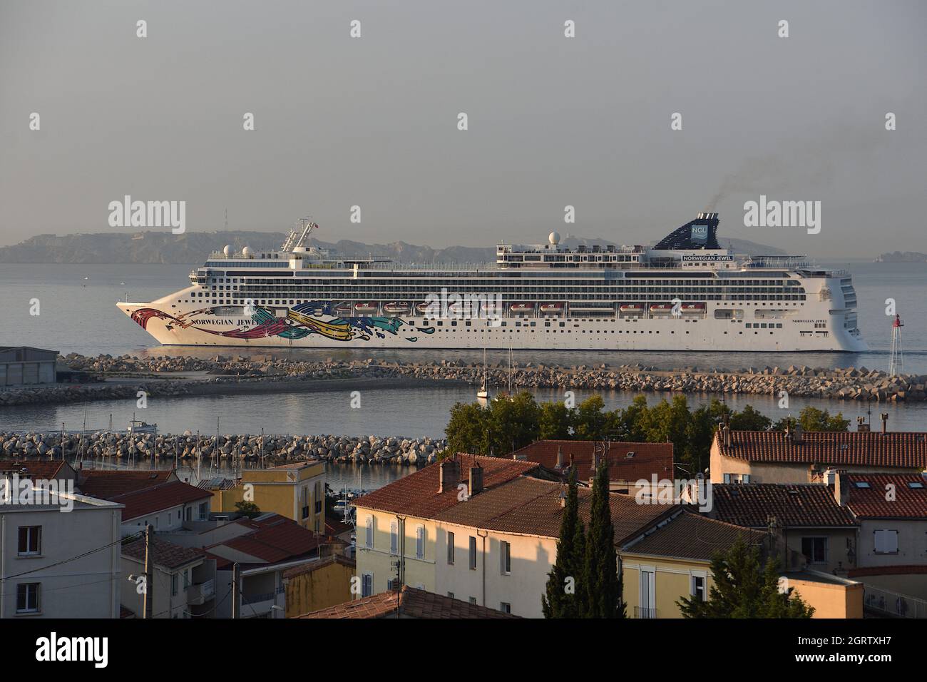 Das norwegische Jewel-Schiff kommt im französischen Mittelmeerhafen Marseille an. Stockfoto