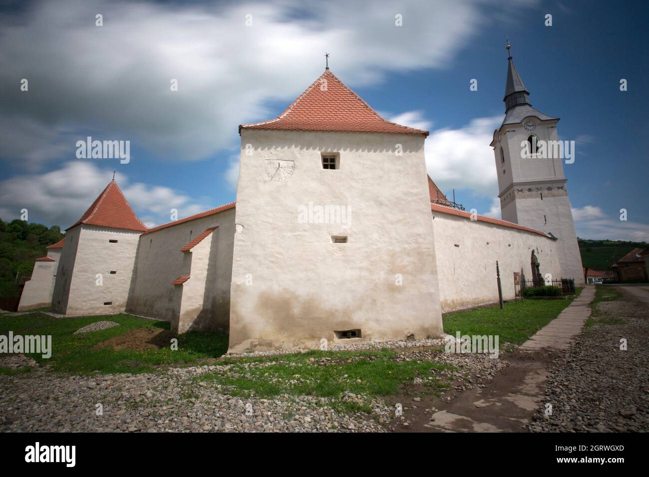 Befestigte Kirche von Darjiu ein historisches und architektonisches Denkmal des XIII-XIV Jahrhunderts, in der UNESCO-Liste des Weltkulturerbes aufgenommen. Stockfoto