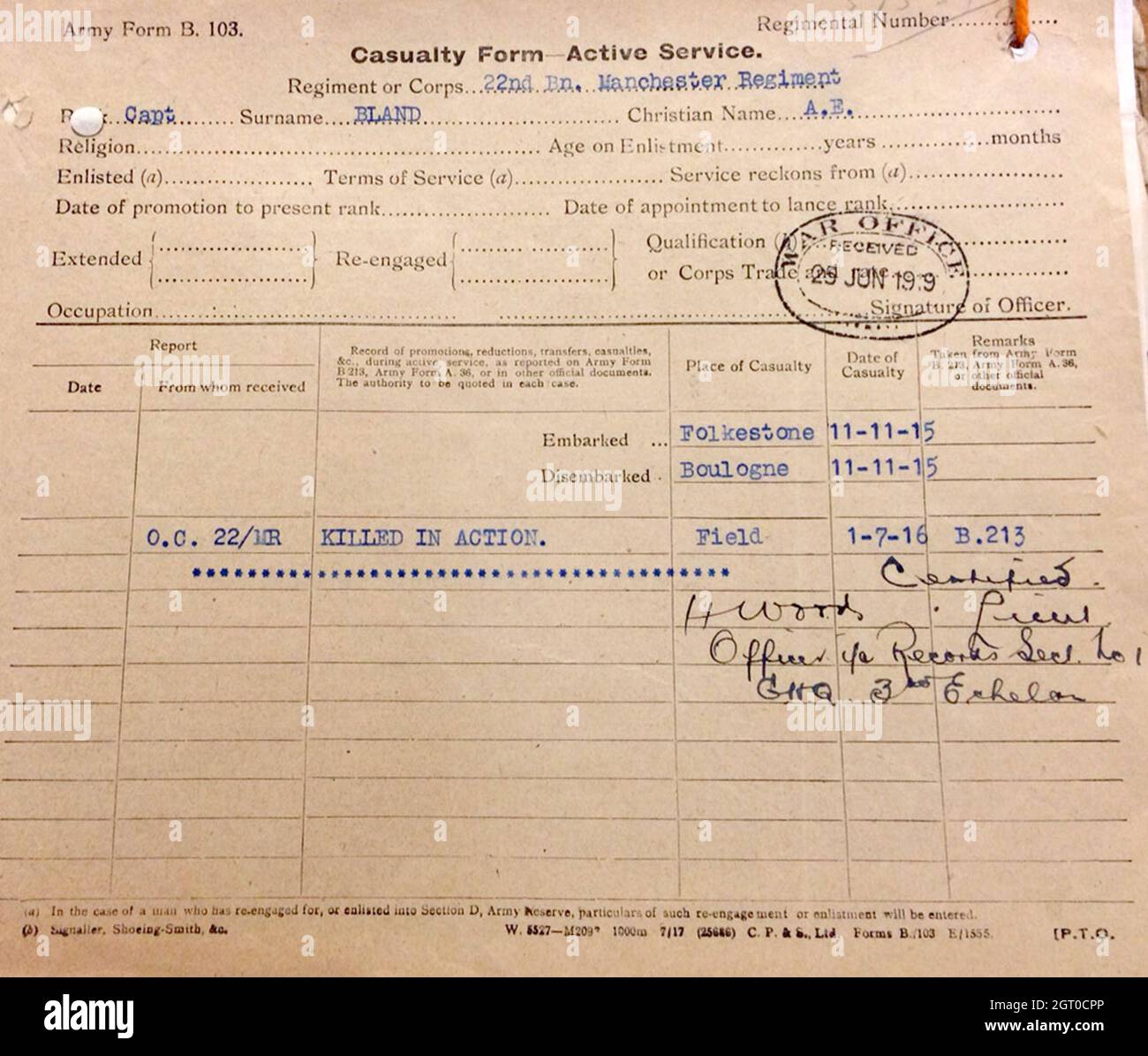 Ein Kriegsbüro-Telegramm aus dem ersten Weltkrieg, das Verwandte darüber informiert, dass Captain Bland am ersten Tag der Somme-Offensive in Aktion getötet wurde. Stockfoto