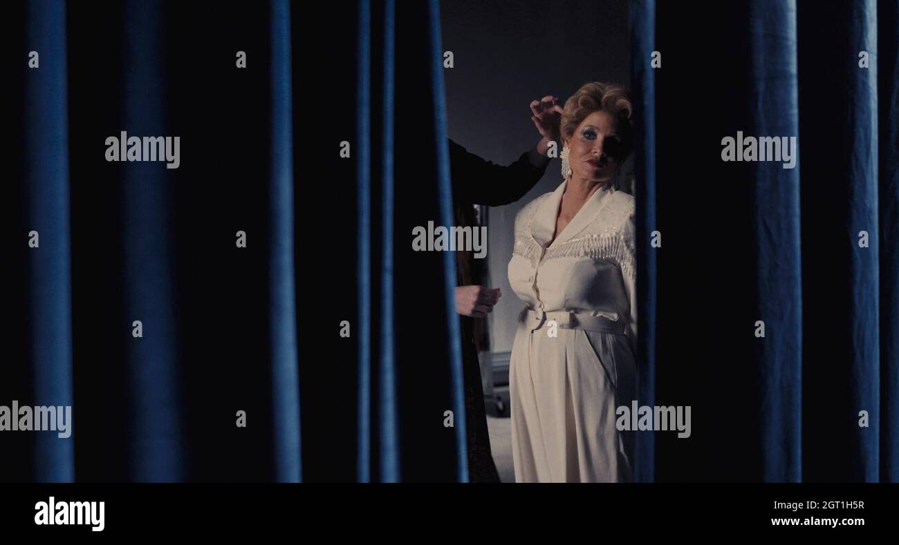 VERÖFFENTLICHUNG: 17. September 2021 TITEL: The Eyes of Tammy Jaye STUDIO: Fox Searchlight Picters REGIE: Michael Showalter PLOT: Ein intimer Blick auf den außergewöhnlichen Aufstieg, den Sturz und die Erlösung des Fernsehanführers Tammy Jaye Bakker. HAUPTROLLE: JESSICA CHASTAIN als Tammy Saye Bakker. (Kreditbild: © Fox Searchlight Pictures/Entertainment Pictures) Stockfoto