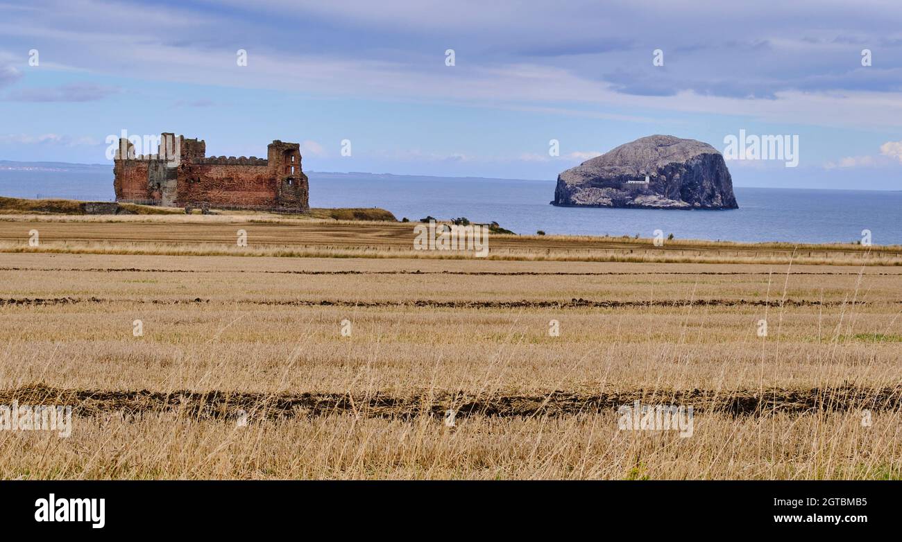 Das Schloss und der Felsen Stockfoto