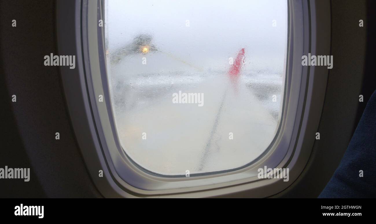 Close-up Flugzeug Fenster Stockfotografie - Alamy