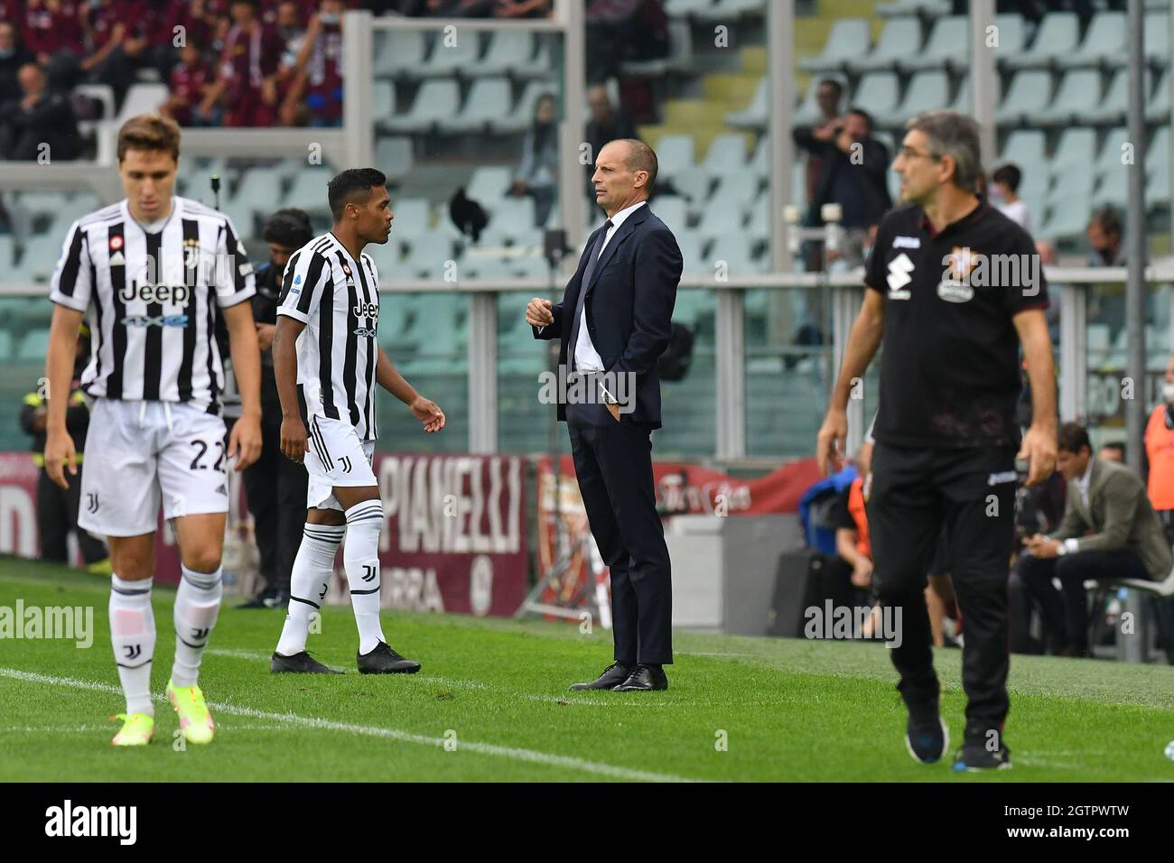 Massimiliano Allegri Cheftrainer des FC Juventus während des Spiels der Serie A 2021/22 zwischen dem FC Turin und dem FC Juventus im Olimpico Grande Torino Stadium am 02. Oktober 2021 in Turin, Italien Stockfoto