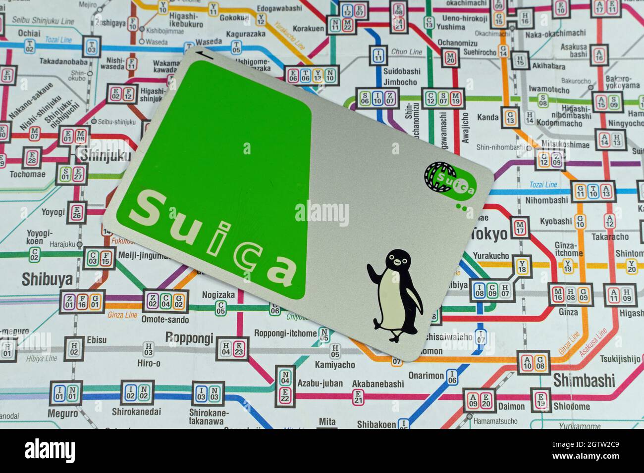 Suica IC Metro Prepaid-Reisekarte auf einer Zugkarte von Tokio. Stockfoto