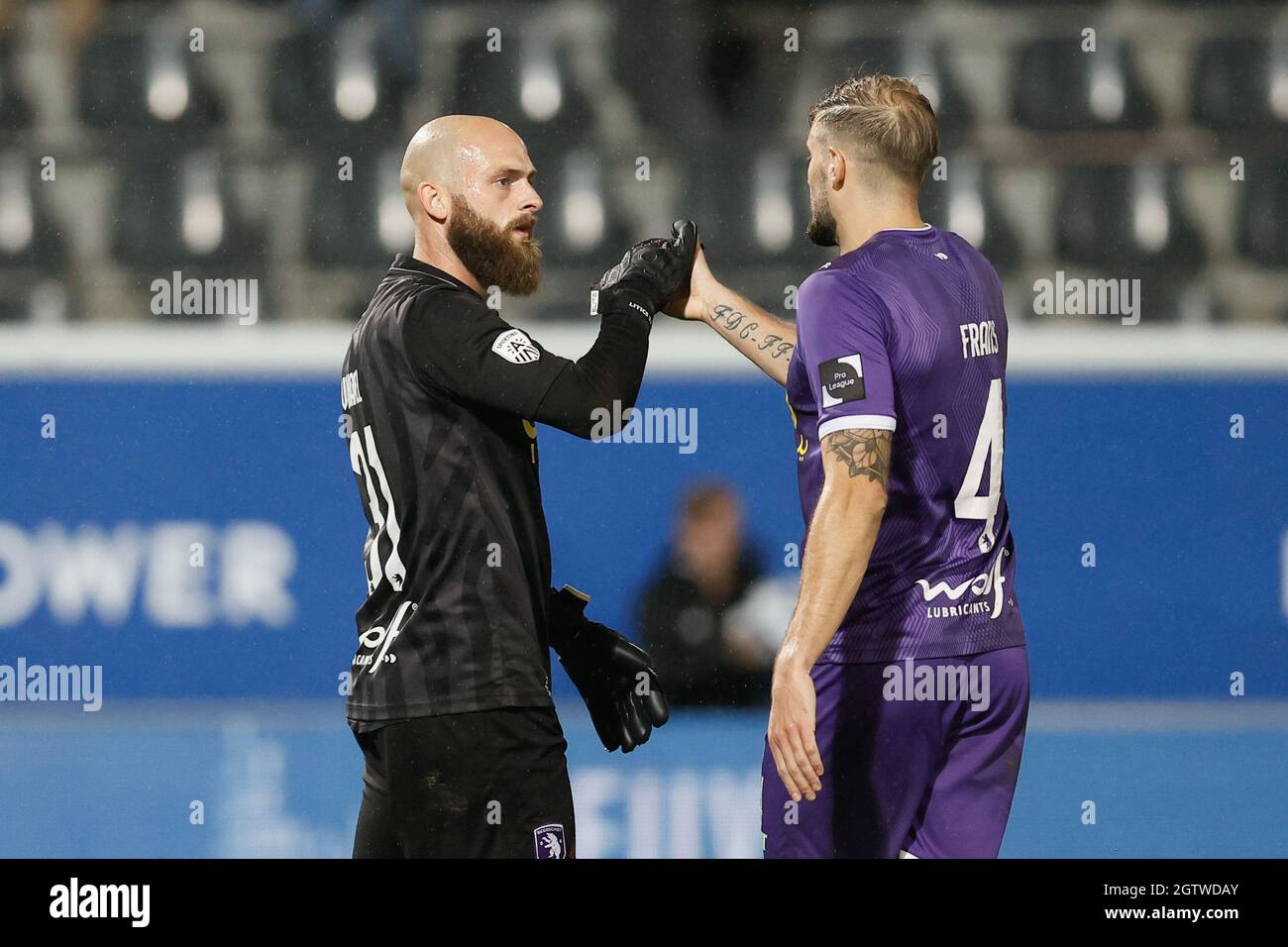 Beerschots Torwart Mike Vanhamel und Beerschots Frederic Frans im Bild nach einem Fußballspiel zwischen Oud-Heverlee Leuven und Beerschot VA, Saturd Stockfoto