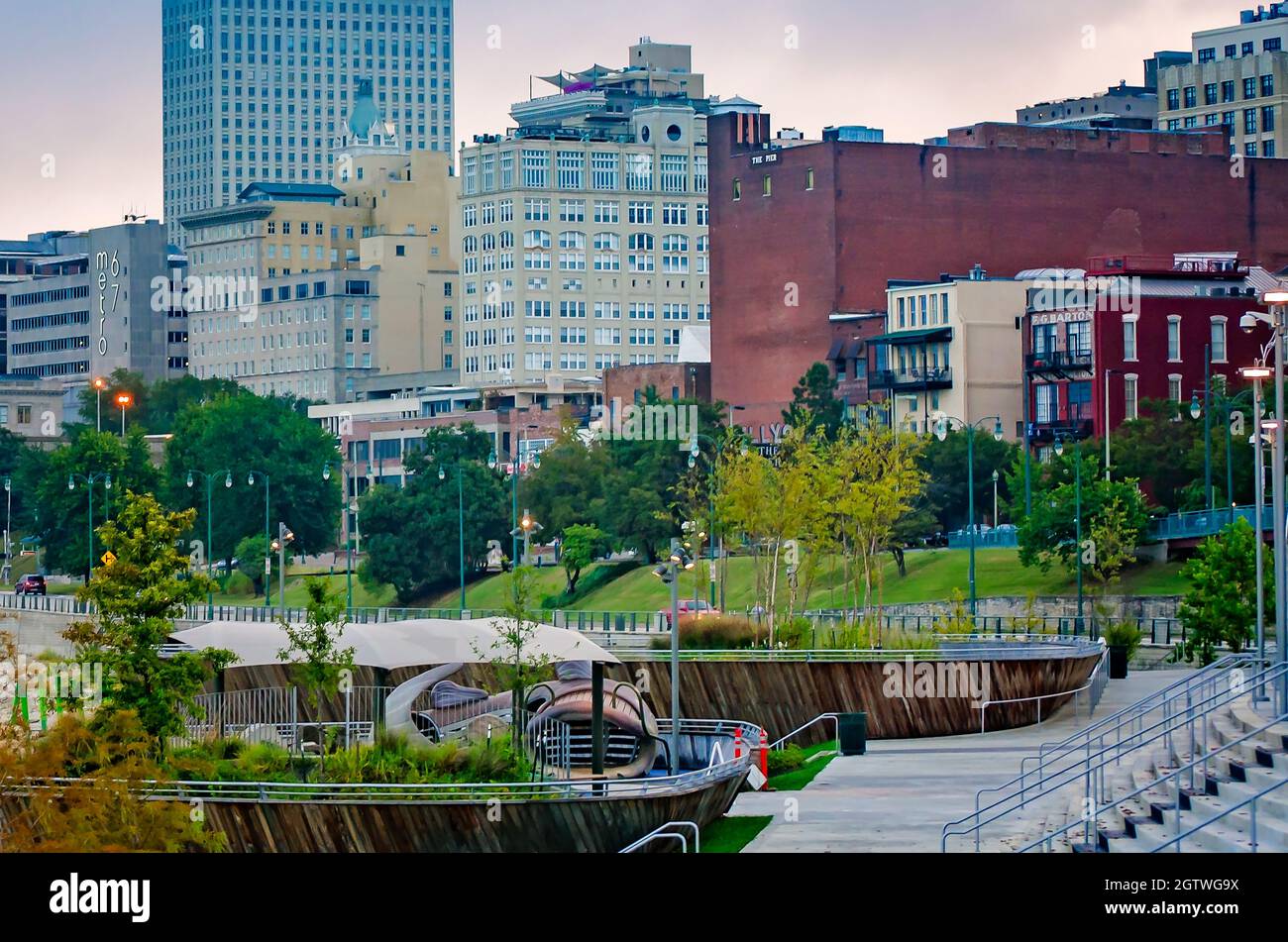 Die Beale Street Landing ist ein Bild mit Blick auf Island Play, 10. September 2015, in Memphis, Tennessee. Stockfoto