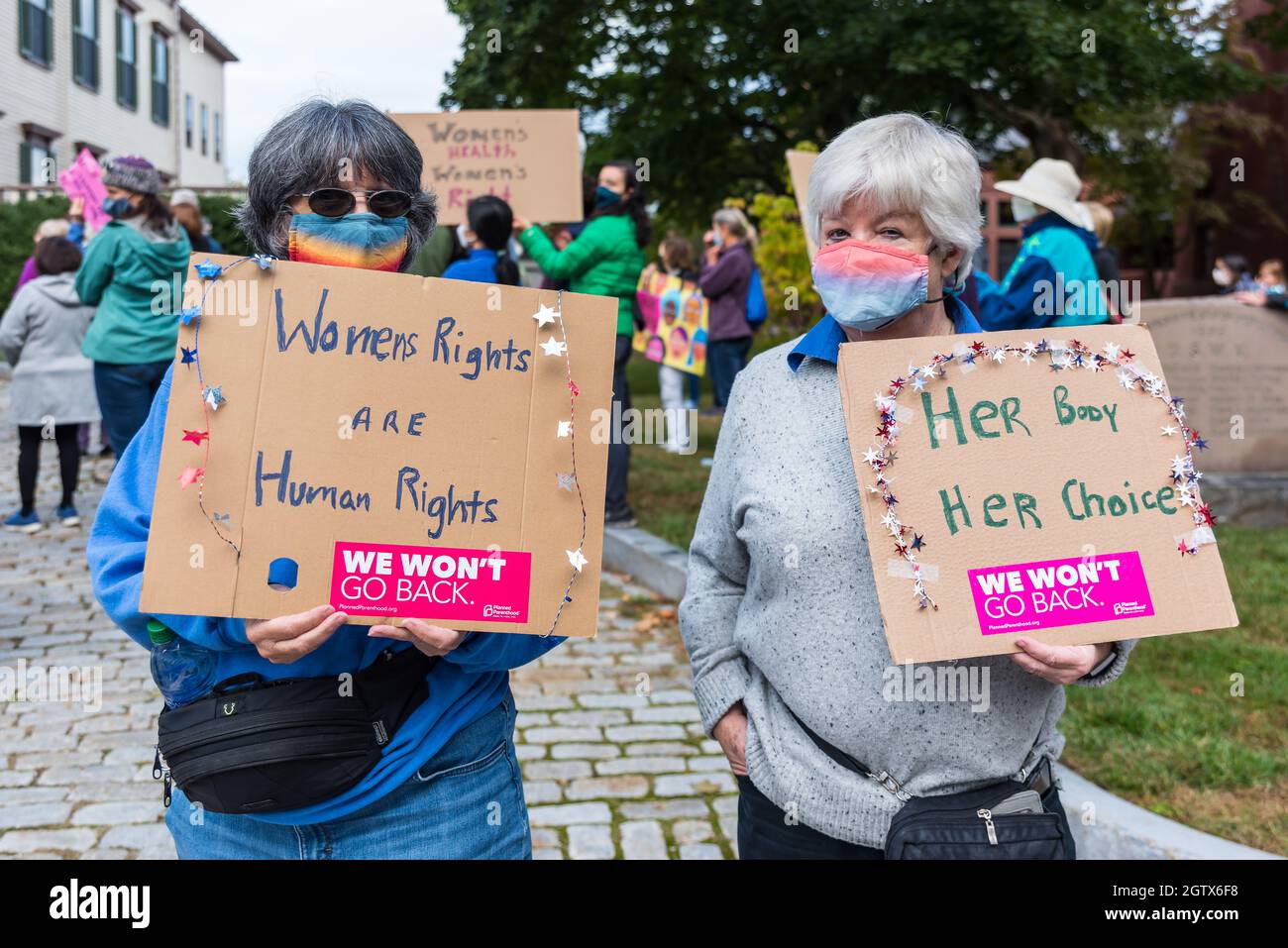 Kundgebung für Abtreibungsjustiz im Rathaus. Acton, Massachusetts. Oktober 2021. Stockfoto