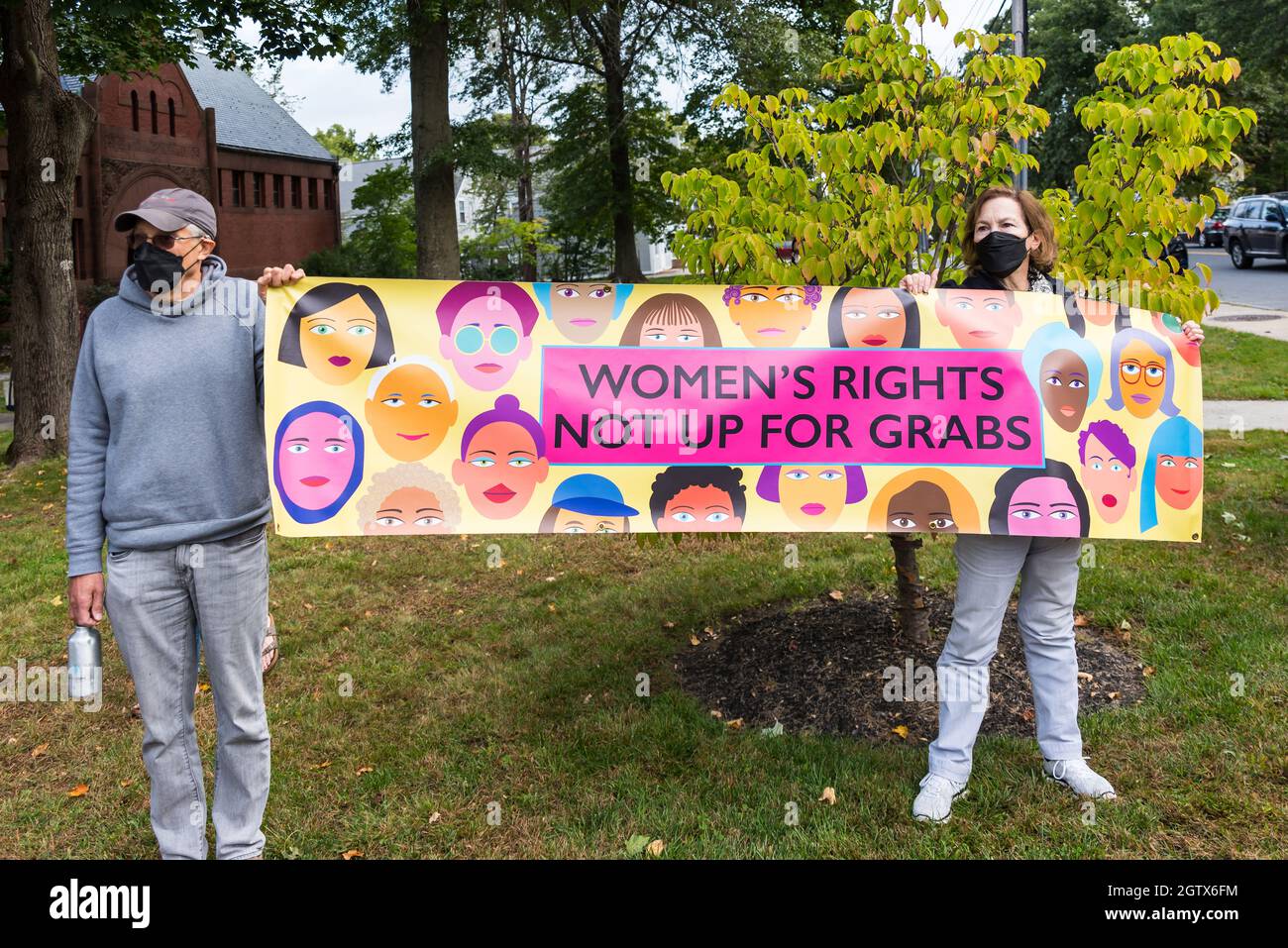 Kundgebung für Abtreibungsjustiz im Rathaus. Acton, Massachusetts. Oktober 2021. Stockfoto