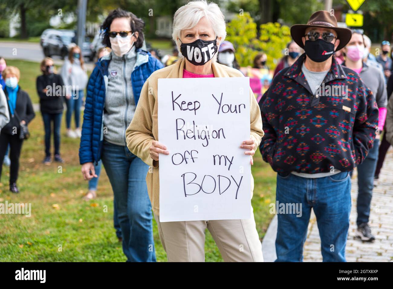 Kundgebung für Abtreibungsjustiz im Rathaus. Acton, Massachusetts. Oktober 2021. Stockfoto