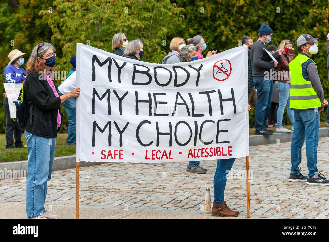Kundgebung für Abtreibungsjustiz im Rathaus. Acton, Massachusetts. Oktober 2021. Stockfoto