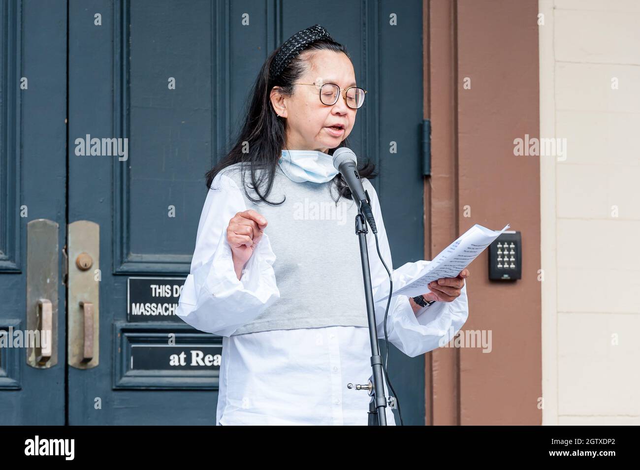 Kundgebung für Abtreibungsjustiz im Rathaus. Acton, Massachusetts. Oktober 2021. Stockfoto