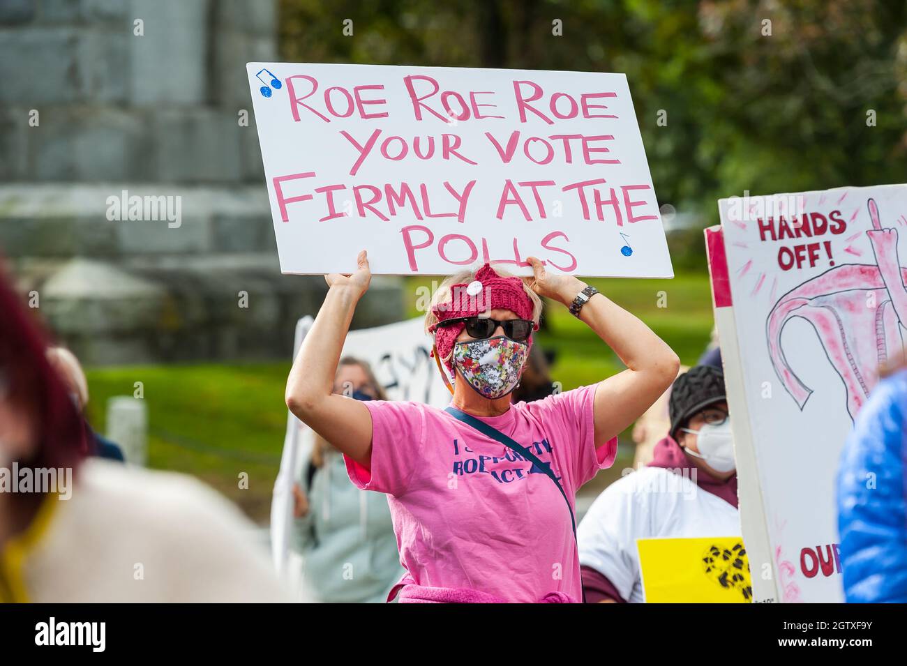 Kundgebung für Abtreibungsjustiz im Rathaus. Acton, Massachusetts. Oktober 2021. Stockfoto