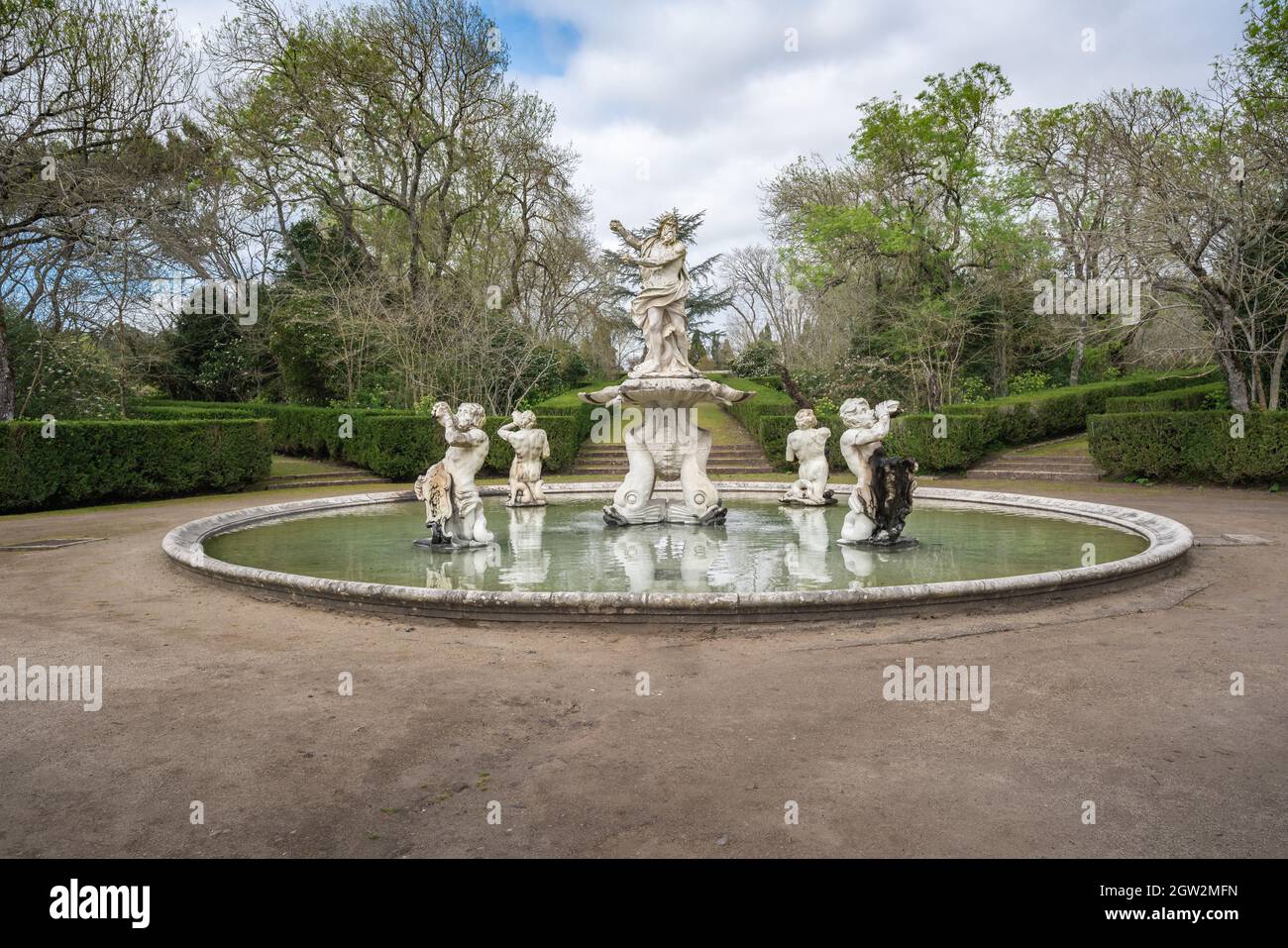 Neptun-Brunnen im Palast der Queluz-Gärten - Queluz, Portugal Stockfoto