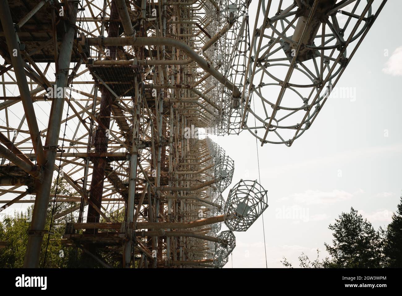 Duga Radarantenne (Duga-1) - ehemalige sowjetische Geheimraketen-Detektionstechnologie - Tschernobyl-Sperrzone, Ukraine Stockfoto