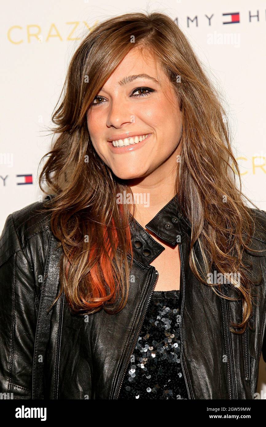 New York, NY, USA. 18. Oktober 2011. Mia Swer bei der Premiere von „Like Crazy“ im Sunshine Landmark Theater. Kredit: Steve Mack/Alamy Stockfoto New York, NY, USA. 18. Oktober 2011. Mia Swer bei der Premiere von „Like Crazy“ im Sunshine Landmark Theater. Kredit: Steve Mack/Alamy Stockfoto